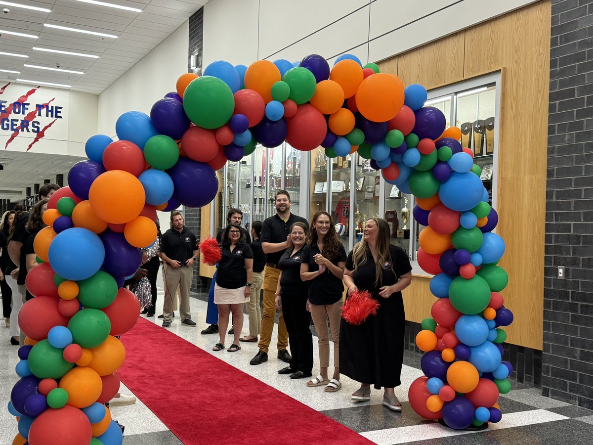 Shout out to @IndyNationLCPS for hosting Beginning Teacher Institute! Hats off to the faculty for all their hard work! Thank you for contributing to the success of our newest teachers! Thank you! <a href="/LCPSOfficial/">LCPS News</a> <a href="/LCPSjobs/">LCPS Jobs</a>