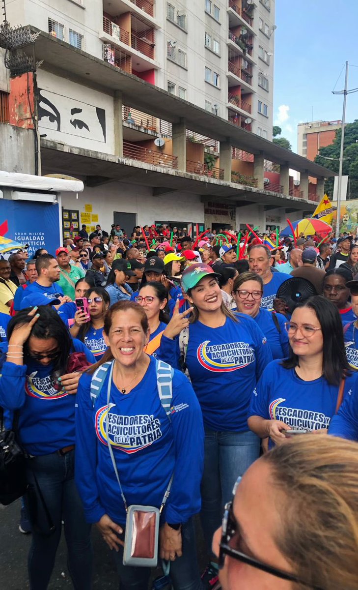 #Venezuela | Los trabajadores del sector pesquero toman las calles de Caracas, reafirmando el apoyo a la victoria del presidente <a href="/NicolasMaduro/">Nicolás Maduro</a> 
<a href="/Jcloyo/">Juan Carlos Loyo</a> <a href="/Minpescave2/">MinpescaVE 🐟</a> 
#PescadoresDeLaPatria
#PescarEsVencer
#JusticiaSoberana
#SomosPescaSostenible
#PescarEsVencer