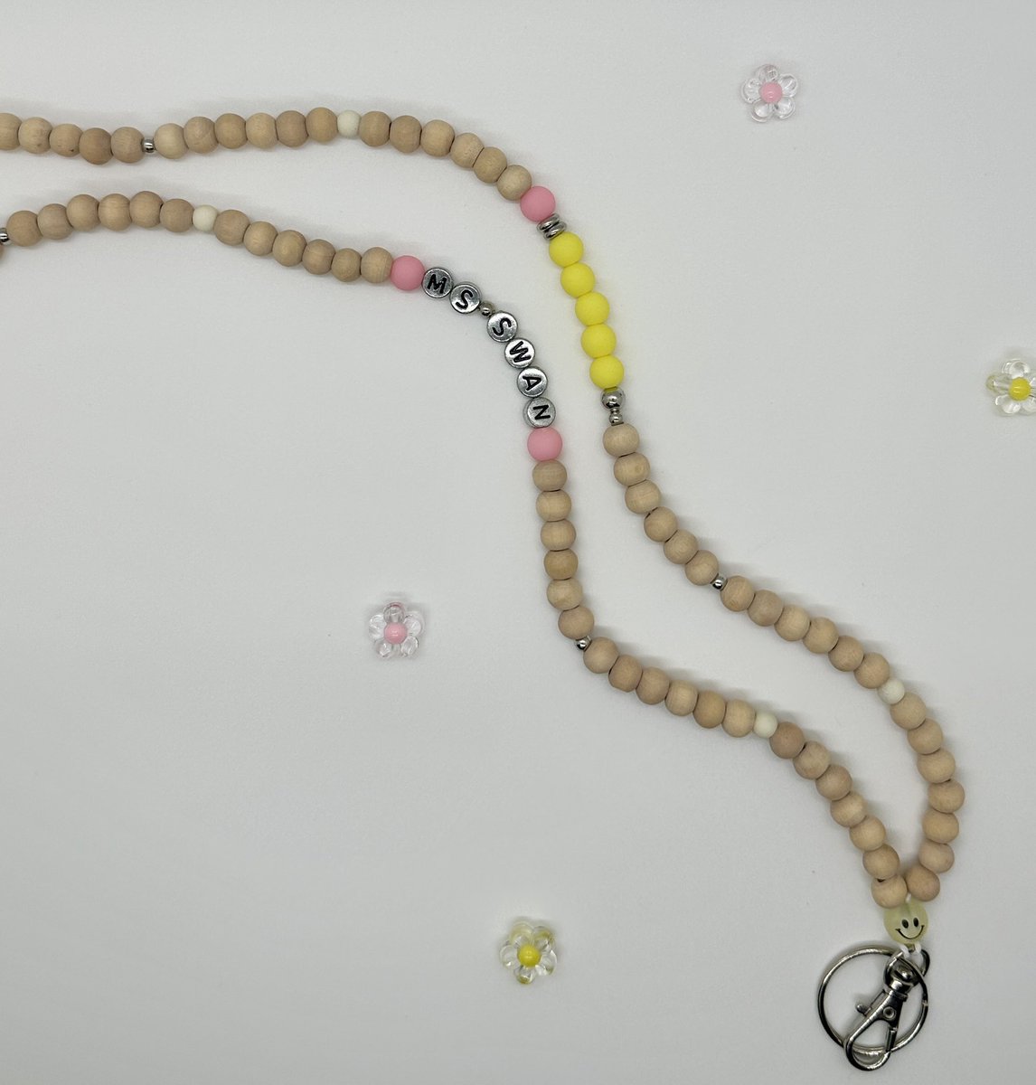 JSomethngSilver's tweet photo. ✏️ Custom Pencil Lanyard ✏️ 
perfect for back to school season! #TeachersOfTwitter 
Grab one on my Etsy shop! https://t.co/m2x38imYf5 https://t.co/LKKY0X9OnM