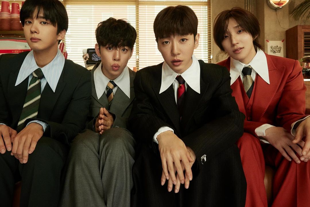 hupo_str's tweet photo. One of the most legendary 3rd gen kpop groups is releasing a comeback 6 and a half years after disbandment in a few hours and I don't think anyone truly realises how big this is https://t.co/odjUfdkptL