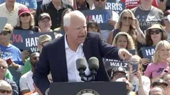 Tim Walz Suddenly Stops Campaign Rally After Noticing Someone Needs Help
Details: circledseven.com/index.php/poli…