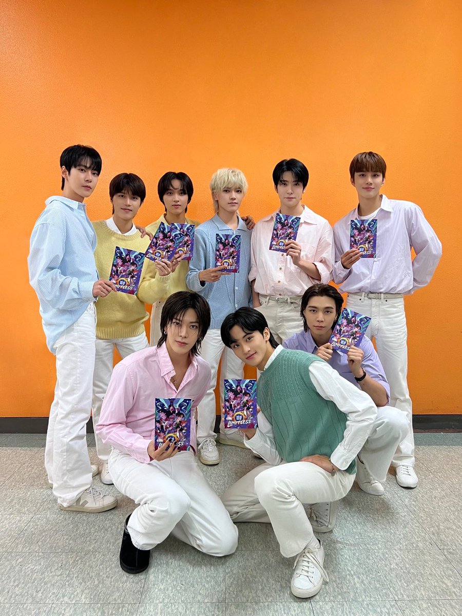 NCTsmtown_127's tweet image. NCT 127의 첫번째 그래픽노블을 지금 만나보세요!
 
✅ 판매 채널
SMTOWN &amp;amp;STORE : smtownandstore.com
HOTTRACKS: hottracks.kyobobook.co.kr/ht/evnExh/evnE…

Our First Graphic Novel Available Now! 
 
✅ Online Store
SMTOWN &amp;amp;STORE : 
HOTTRACKS: 
 
#NCT127…