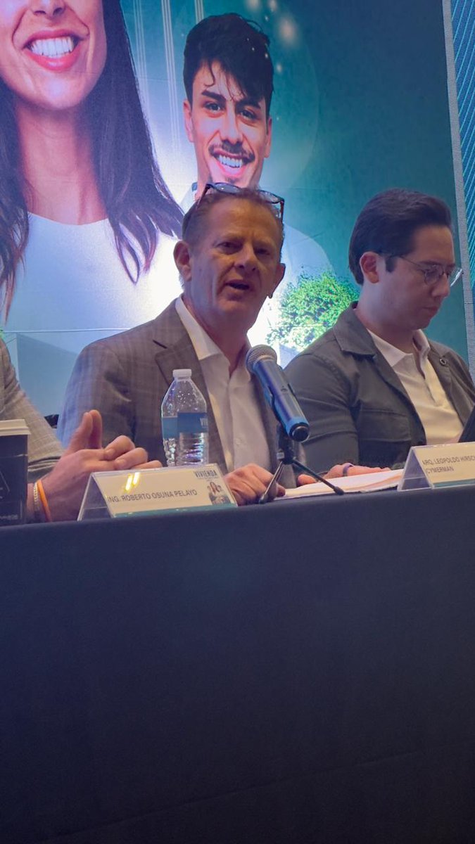 CANADEVI's tweet photo. #CanadeviVM participando en el #EncuentroNacionaldeVivienda Intercambiando ideas para emprender  acciones en el desarrollo de vivienda asequible y de calidad para todos Gracias @aramirezcuellar @MarioMaciasRobl Ana Maria Sinecio Ríos por la invitación #ProsperidadEconómica https://t.co/lOCbRQOGHa