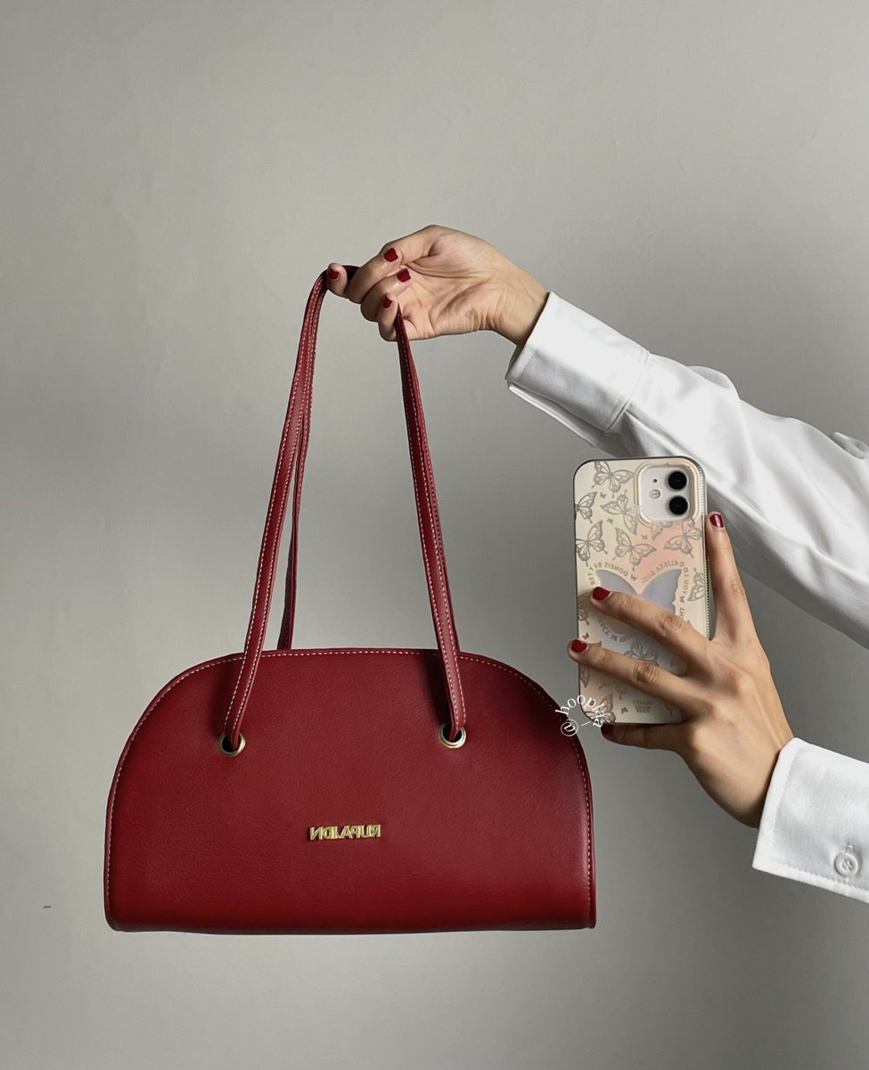 hooplaa_'s tweet photo. DEEP CHERRY RED BAG🍒

definisi elegant, aesthetic, simple cantik sih ini! uda gitu muat banyak barang, harganya 100rban very worth to buy✨ https://t.co/x8Z9ptZR8F