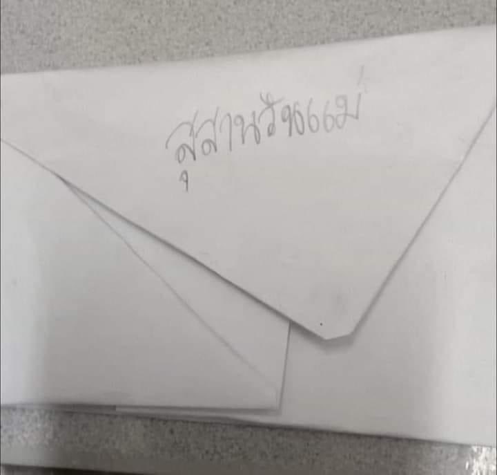 ลูกชายค่ะ น้องอัญชัน อนุบาล 1 พึ่งเริ่มเรียนภาษาไทย เขียนได้แค่นี้ก็เก่งแล้วลูก แต่แม่ว่าคำมันแปลกๆนะ