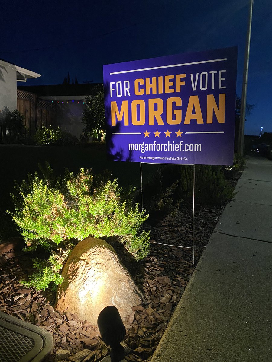 chiefcorymorgan's tweet photo. Yard signs are in! #fcvm #santaclara #police #chief https://t.co/xFVERqhFkP
