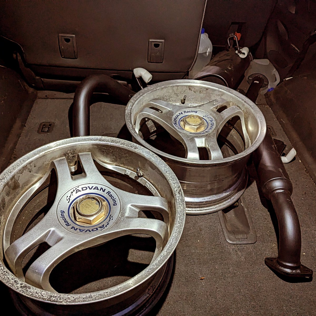 JohnnyH117's tweet photo. I bought some wheels 😏 
#advan #sa3r https://t.co/giElFqgrGg