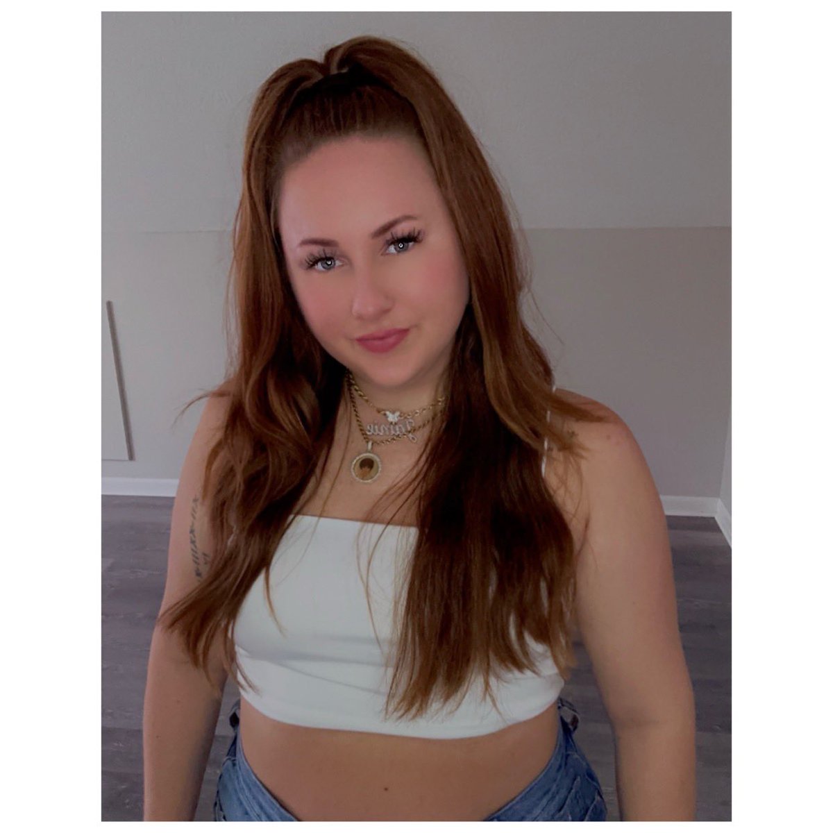 lyssaparis's tweet photo. Crown heavy, 
but it’s worth the weight 🤍 

#Chidimma #FarageRiots #GranHermano #HarrisWalz2024 #lyssaparis https://t.co/FQaTp4pURY