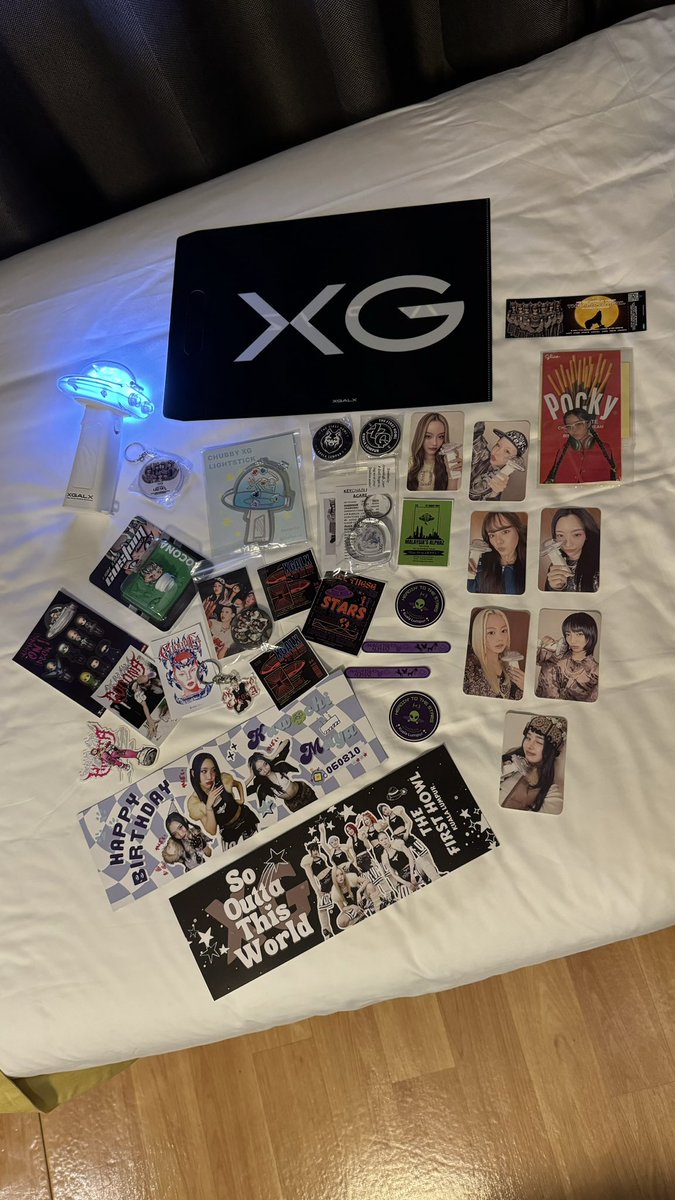 ALPHAZforlife's tweet photo. Look what I’ve got at #ThefirstHOWLinKL Meet so many Alphaz and thank you for the freebies, y’all are so talented 🫶🏻 @TheDonDonny0248 @PartyPoisonXG @Raitchii_ @XGMalaysia_ @tratraistratra @arumarirro @hzlmy14 @hahyunho_ @HAEJUNC0RE https://t.co/FUNvOXaOi2