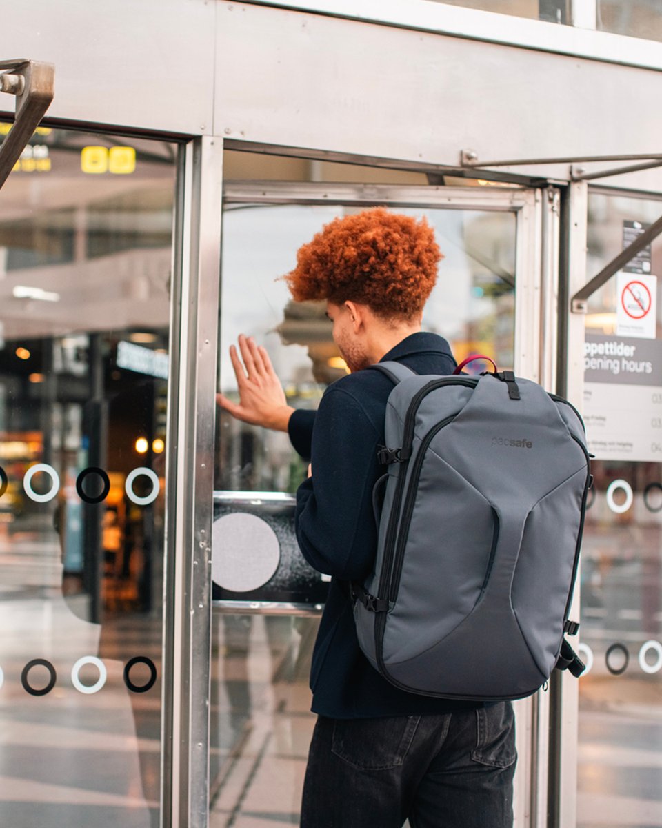 Pacsafe's tweet image. "The airline lost my luggage."  Raise your hand if this has happened to you. 🙋🏻🙋🏾♀️ That's why more travelers are choosing to travel with a spacious carry-on backpack so that their belongings and bag stay with them throughout their journey.
#antitheft #traveling #pickpockets