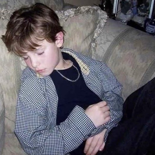isntshawnenough's tweet photo. happy birthday to @ShawnMendes !!! forever my style icon / love of my life <3 https://t.co/lYUdKITE9Q