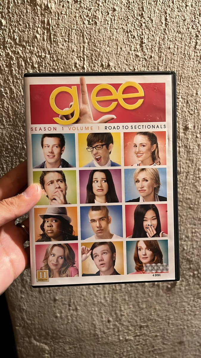 Alex_Andresen's tweet photo. Found this in my attic - Definitely a keepsake for sure! @JennaUshkowitz + @druidDUDE #Glee https://t.co/2EGP1ST1ZJ