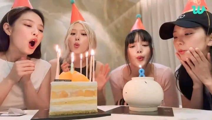 engysamir2004's tweet photo. Happiest 8th years Anniversary ❤️#BLACKPINK #LISA #JENNIE #JISOO #rośe #worldtripdeal https://t.co/a4jBHpIQXW