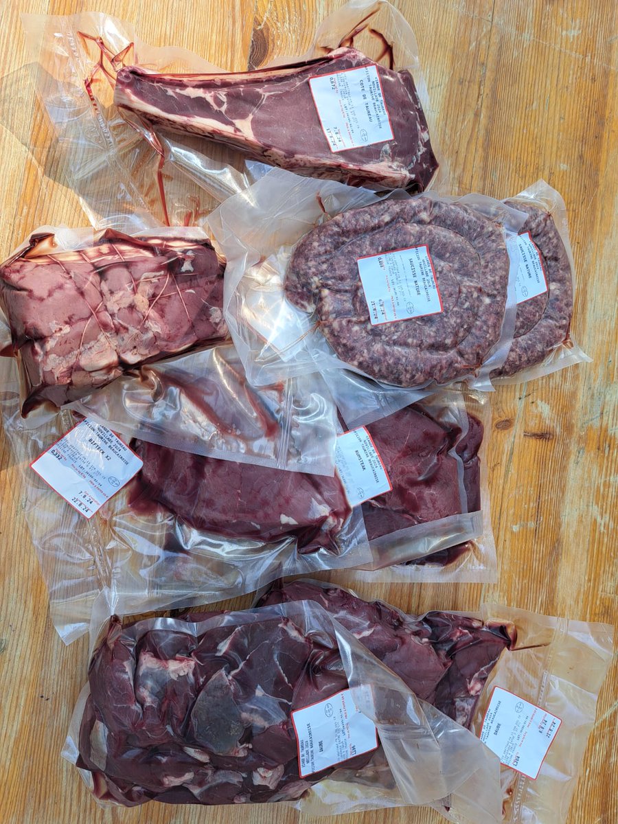 VENTE directe colis de viande de TOROS.
Poids entre 5 et 6kg à 12€ le kg les jeudi 8 et vendredi 9 août de 18 à 20h devant les arènes de Beaucaire.
RÉSERVATION au
06 48 85 91 07