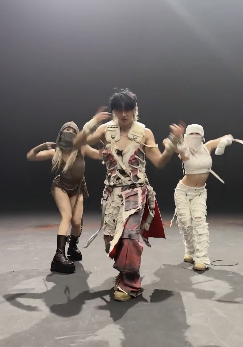 aewaewww's tweet photo. ทุกคนฟังนี่นะ 🥵

#LAST_PARADE_MV
#BamBam_BAMESIS https://t.co/NjHMP3jtIa
