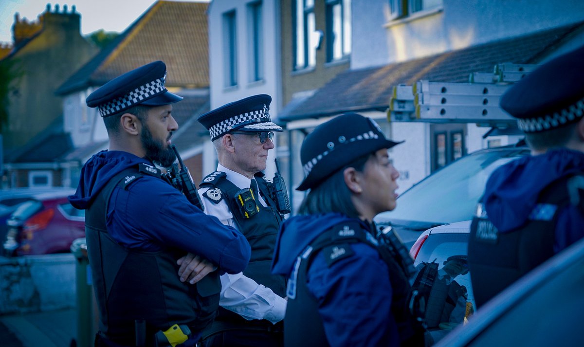 metpoliceuk's tweet photo. We have made more arrests relating to violent disorder in Whitehall on 31 July.
Our message is clear: Anyone involved in disorder and disruption will be found and brought to justice.
We will continue to protect London.
📰 | Latest Arrests Update: https://t.co/zig9xPlMN0 https://t.co/74U3RufGFp