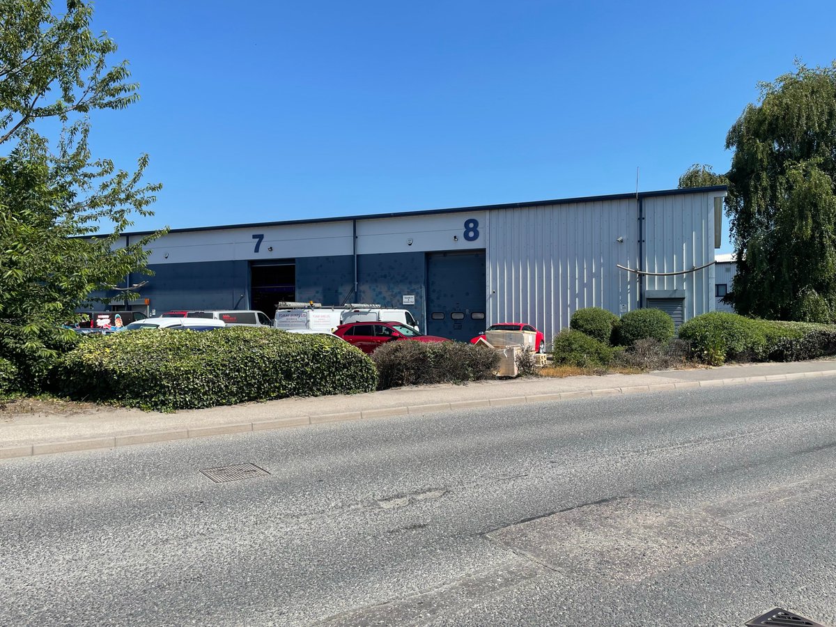 Rapleys LLP #RapleysLLP
#Industrial #Garage #Repair
#ME10 #Sittingbourne
Castle Street to Sell 6,473 - 11,872 sf
each.co.uk/w/240708092211…
2 adjoining indust. units of steel portal frame construction. Both have a single electric roller shutter door with extensive mezzanine floors..
