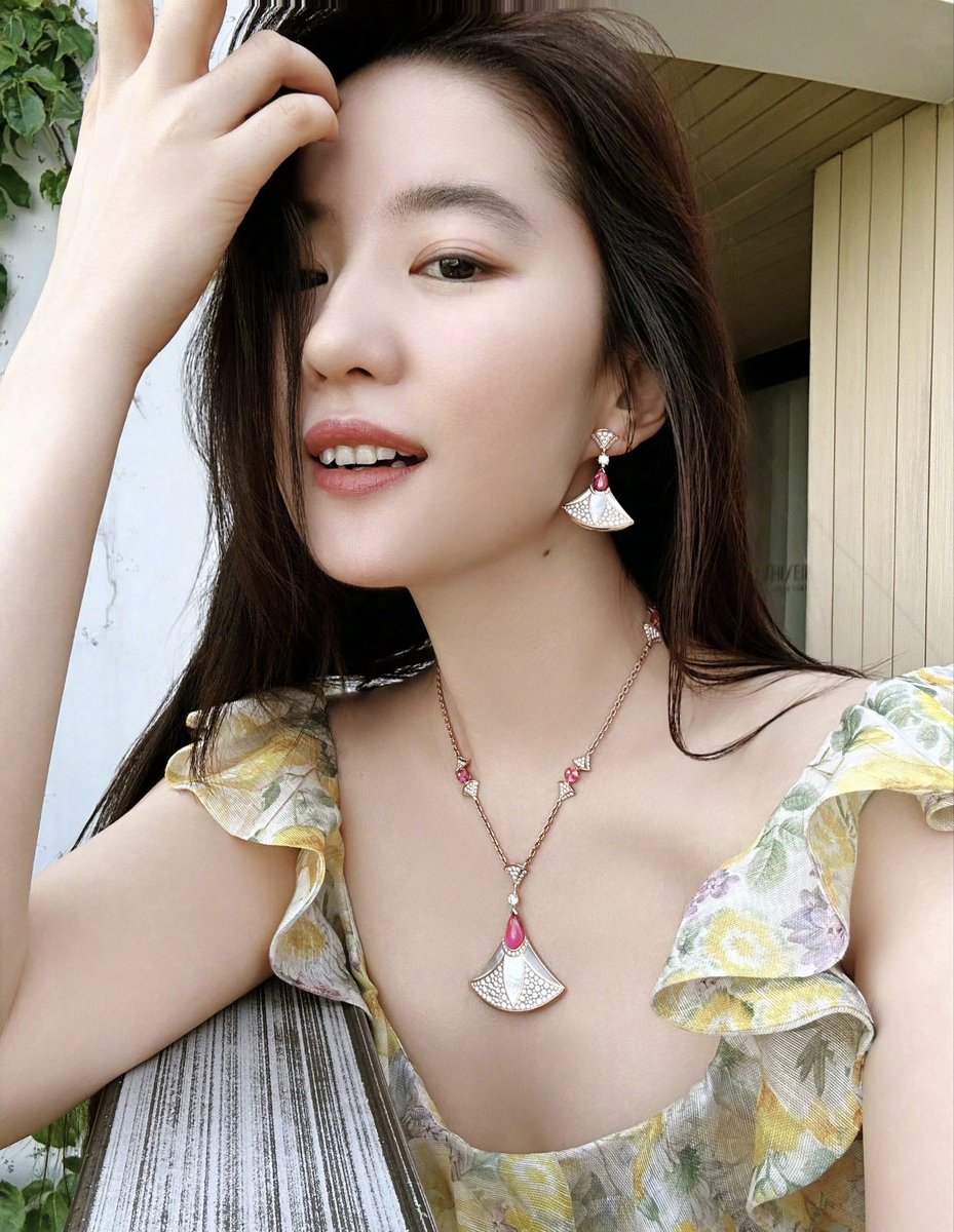 Don_yy365's tweet photo. 乖儿子...还不赶紧过来伺候我？妈妈的脚趾都酸了，还不来给妈妈按摩？
真是没用，活该一辈子当妈妈的玩具...连面对妈妈都不知道怎么跪着？活该当妈妈的抹布！
妈妈的鞋子穿了一天可累坏了，还不赶紧给妈妈脱鞋？就用你的舌头给妈妈按摩按摩脚心
呵，这点刺激就受不了了？真是个废物儿子 https://t.co/AqokwU6LUH