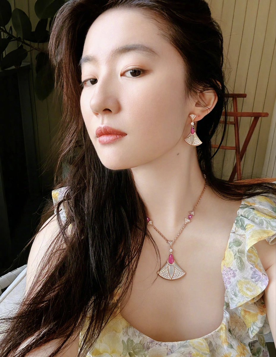 Don_yy365's tweet photo. 乖儿子...还不赶紧过来伺候我？妈妈的脚趾都酸了，还不来给妈妈按摩？
真是没用，活该一辈子当妈妈的玩具...连面对妈妈都不知道怎么跪着？活该当妈妈的抹布！
妈妈的鞋子穿了一天可累坏了，还不赶紧给妈妈脱鞋？就用你的舌头给妈妈按摩按摩脚心
呵，这点刺激就受不了了？真是个废物儿子 https://t.co/AqokwU6LUH