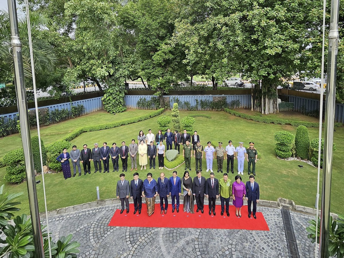 ThailandinIndia's tweet image. Happy 57th ASEAN Day from New Delhi! 🥳🎉 So happy to join my #ASEAN New Delhi Committee (#ANDC) Family at the ASEAN flag hoisting ceremony this morning! Together we reaffirmed our commitment to foster stronger ASEAN Community &amp;amp; enhance ASEAN-🇮🇳 ties! - Amb Pattarat #ASEAN57