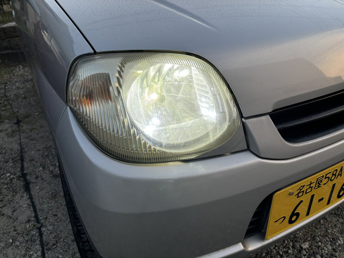 gyawan's tweet image. 眩しさがアップしただけで
明るくはないんだろうなぁ…

#LED化

針金の向きがわからんかったー