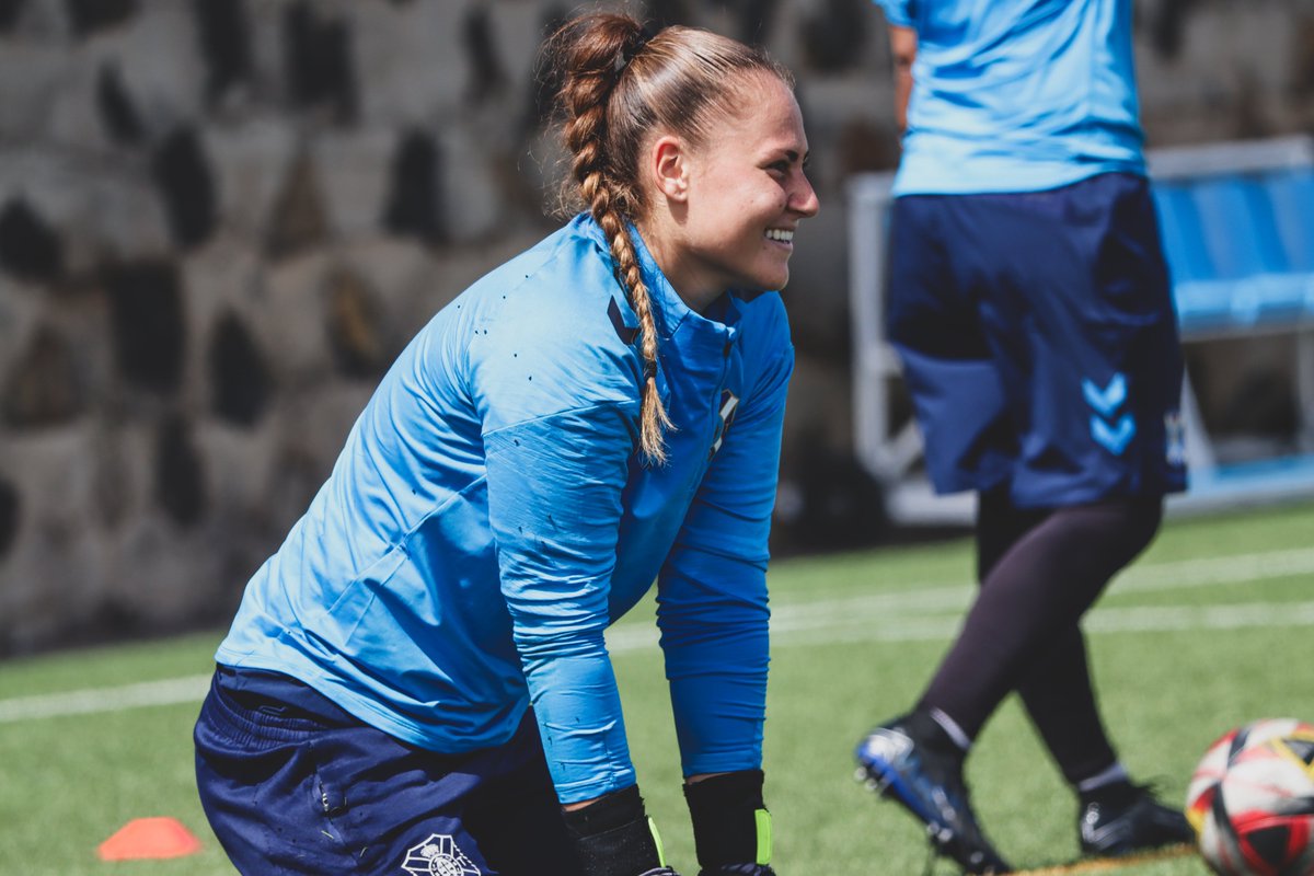 ⚪️🔵Nuestras caras al saber que este sábado vuelve a jugar el #FundaciónCDTenerife 🥰🔝.

Qué ganas de volver a empezar 💪.

#FundaciónCDT <a href="/CDTOficial/">CD Tenerife 🏴󠁧󠁢󠁳󠁣󠁴󠁿</a> <a href="/CdtCantera/">CanteraCDT 🏴󠁧󠁢󠁳󠁣󠁴󠁿</a> #AmorEterno
