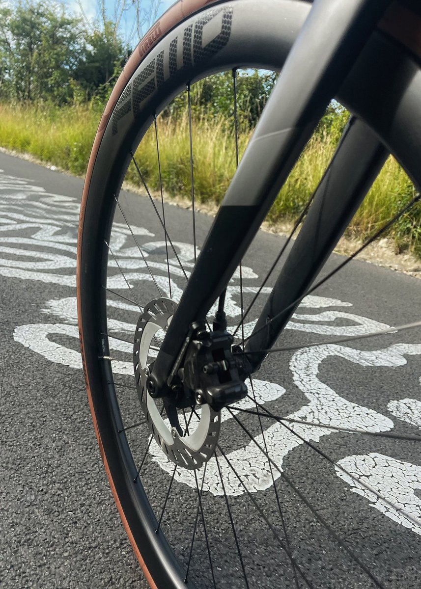 jferg_76's tweet photo. 📦 & ☕️ #solo #boxhill #ffwdwheels #charlieandginger #epsom #coffee @candgcoffee @FFWDwheels https://t.co/IvDZVrGDqB