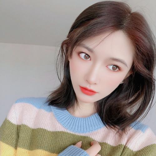 redemptor locule exhalable
Bu mevsimde düşen bir yaprak gibi beklenmedik bir şekilde düşen mutluluğumu her yerde aradım.