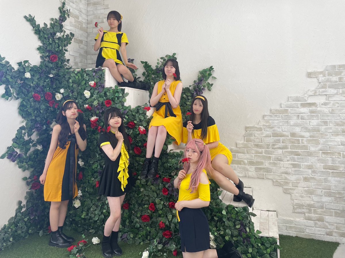 produce7osaka's tweet photo. 🌹SO CURIOUS オフショ②🌹
💛YouTube 〜moving ver.〜
https://t.co/zzIw47Plwq
#IZONE #wizone #socurious #dancecover #踊ってみた #日プ大阪 https://t.co/HUTLjnDkod