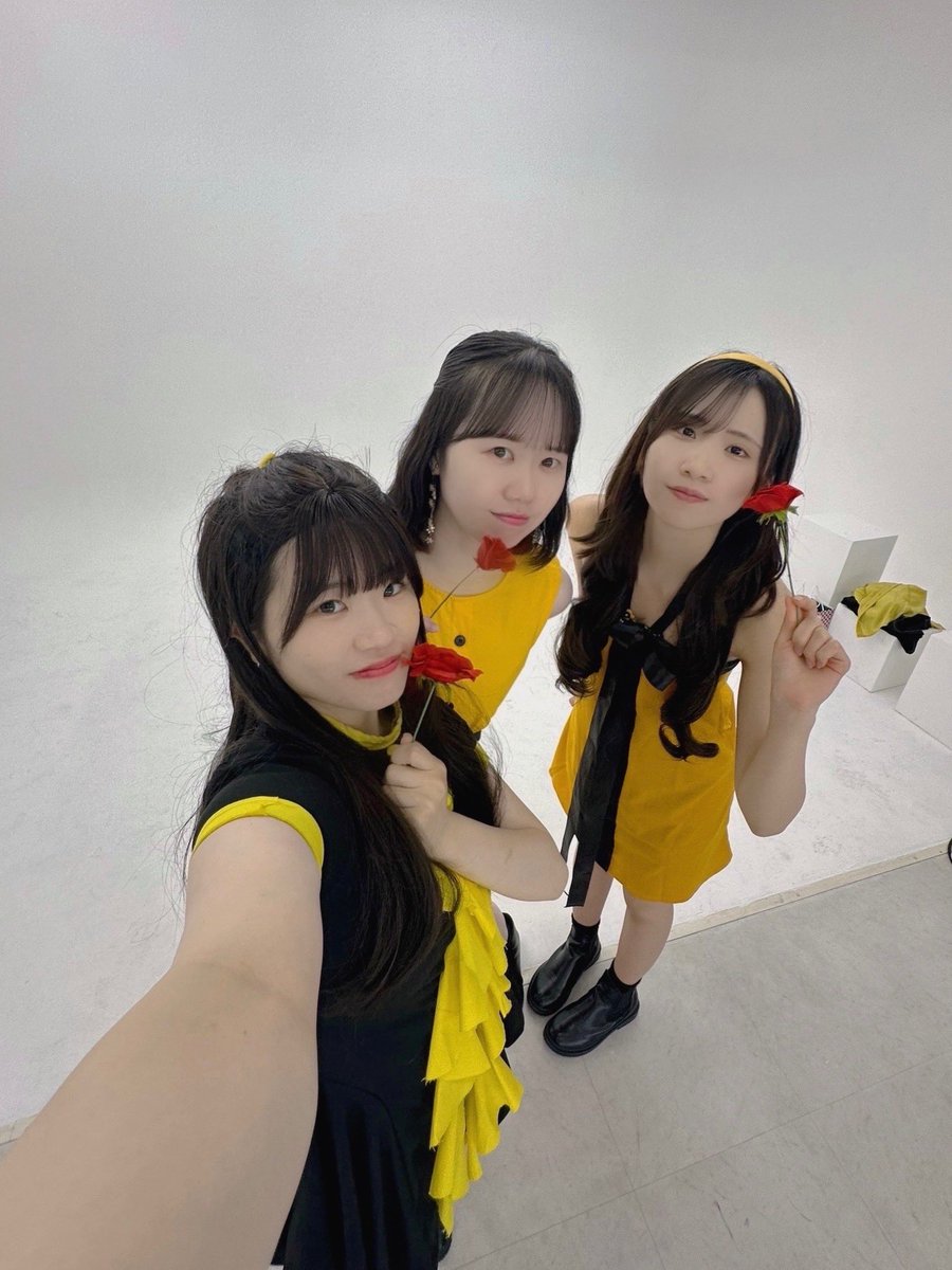 produce7osaka's tweet photo. 🌹SO CURIOUS オフショ②🌹
💛YouTube 〜moving ver.〜
https://t.co/zzIw47Plwq
#IZONE #wizone #socurious #dancecover #踊ってみた #日プ大阪 https://t.co/HUTLjnDkod