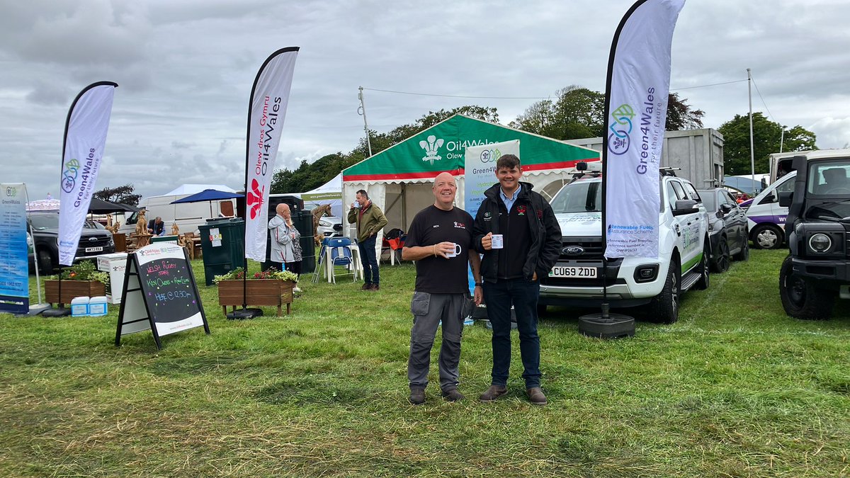 oil4wales's tweet image. We had a fantastic day at the Vale Show yesterday, despite the typical British Summer Weather trying to dampen everyone spirits!
Big thank you to Brand Ambassadors Ken Owens &amp;amp; Ryan Elias for coming along to meet you all! 🏉
#showdays #valeshow2024 #brandambassadors