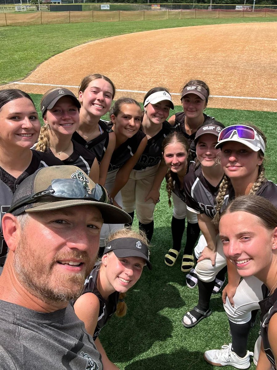 KaylinHeffern's tweet image. Amazing end to the season with the Miss Shen Pirates! Ended with a 54-8-2 record
My Final Stats:
•Batting: .375 AVG | .431 OBP | 48 Hits | 34 RBI
•Fielding: .957 FP
•Pitching: 132 IP | 1.899 ERA | 1.183 WHIP | 116 Ks

Couldn’t be prouder of my team and all our hard work!