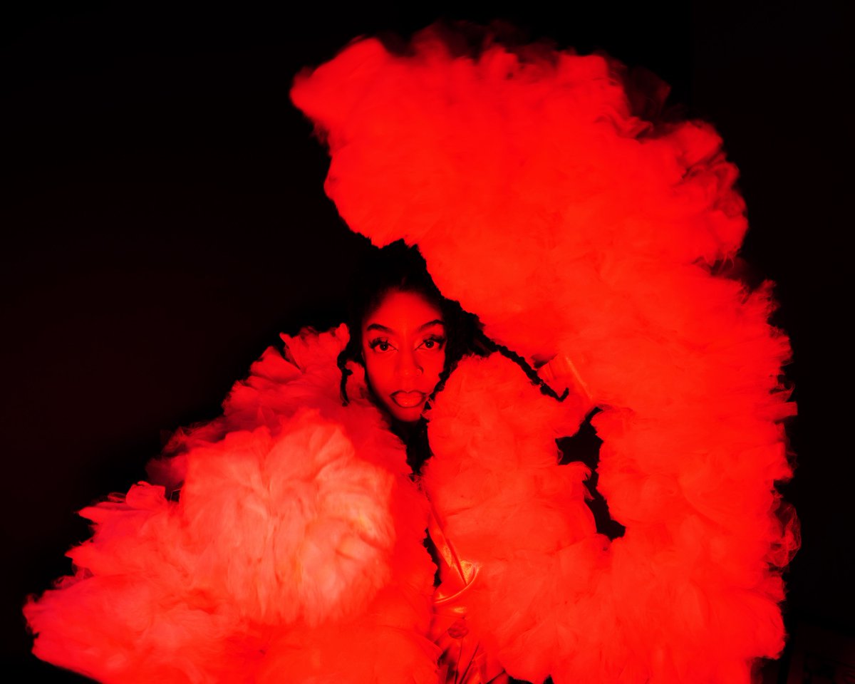 "We discussed obstacles created by whiteness and found solidarity and friendship"

<a href="/MeleBroomes/">Mele Broomes</a> opens up ahead of THROUGH WARM TEMPERATURES, her opening performance for <a href="/edartfest/">Edinburgh Art Festival</a> tomorrow!

festmag.com/edinburgh/feat… [Article by <a href="/claire_sawers/">Claire Sawers</a>]