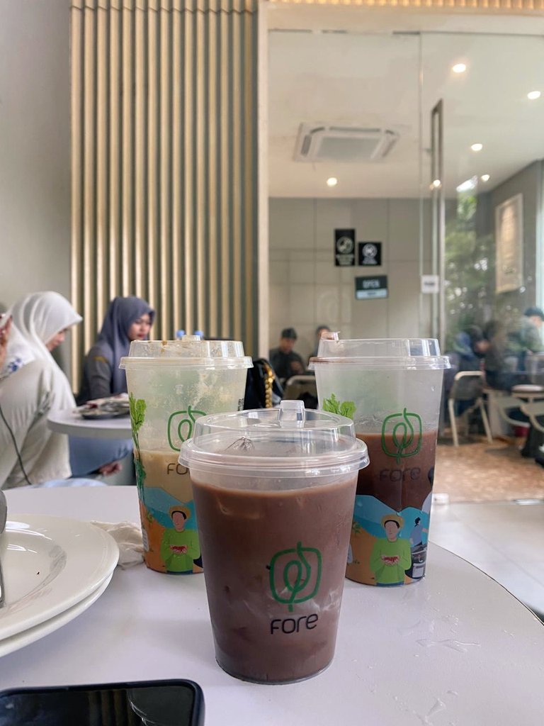 ujung2570's tweet photo. Fore coffee 🥤🥤🥤 https://t.co/TkXBPY0t5S