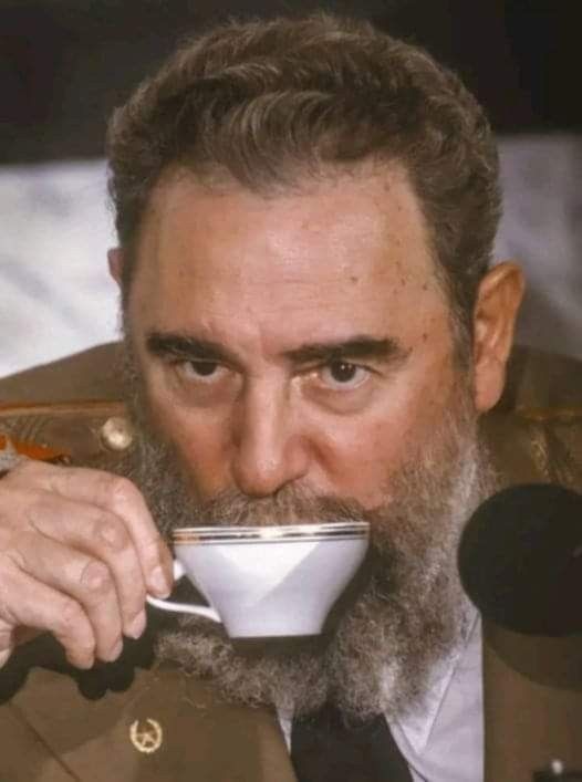 Buenos días Xter@s desde mi #Cuba bella un café bien revolucionario #FidelVive <a href="/DiazCanelB/">Miguel Díaz-Canel Bermúdez</a> <a href="/MinfarC/">Minfar_Cuba</a> <a href="/minint_cuba/">MININT_CUBA</a> <a href="/REDROJA4/">RED ROJA 🔻</a> <a href="/PanuelosRojos_/">Pañuelos Rojos</a> <a href="/centrofidel/">Centro Fidel Castro Ruz</a> <a href="/GuerreraVilma/">Vilma Guerrera</a> <a href="/LeidyLa52204542/">LeidyLaura🇨🇺</a> <a href="/Reylope13/">Rey Lopez</a> <a href="/ama_idalmis/">Idalmis</a> <a href="/AmaliaR622/">✨Amalia Rodríguez ✨🌹</a>