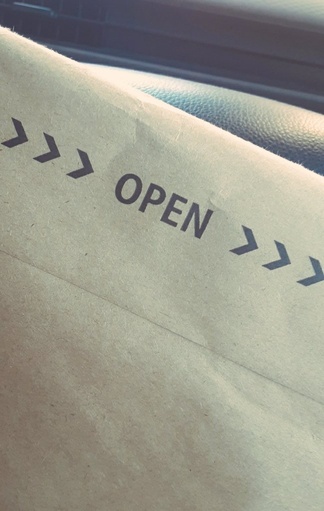 lovemusic735's tweet photo. 昨日📬不在票が...
仕事を終えて🏣へ
Go! ٩(⑉>ᴗ<⑉)۶
🚗車中で早速👕
>>>OPEN >>>
#名迫僚太
#Likethesun
#ロゴ刺繍
#可愛い
#Tシャツ
#グッズ https://t.co/RFPCI1WngX