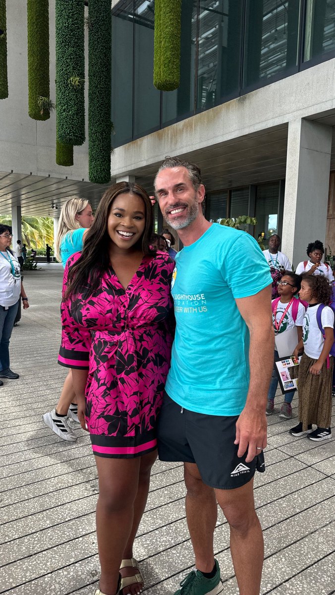 alexfinnieWPLG's tweet image. It’s almost time to head back to school in SoFlo! Last week, the Little Lighthouse Foundation held a back to school event in Miami that served over 3,000 kids in our area. Love the work they do! 
📚💛