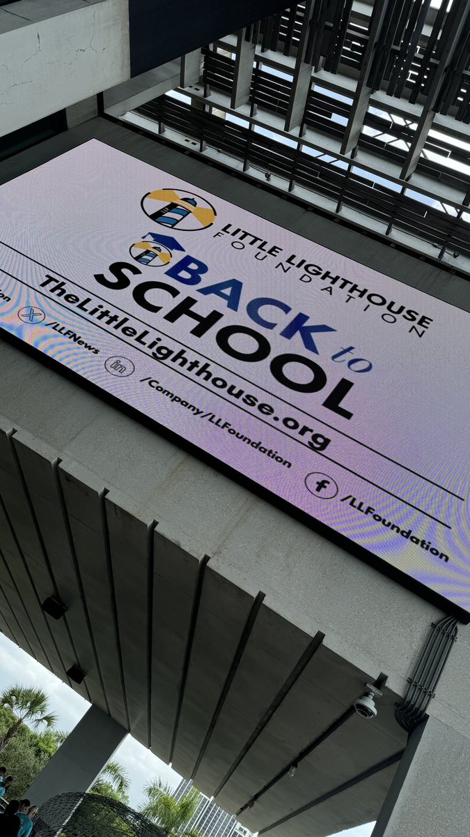 alexfinnieWPLG's tweet image. It’s almost time to head back to school in SoFlo! Last week, the Little Lighthouse Foundation held a back to school event in Miami that served over 3,000 kids in our area. Love the work they do! 
📚💛