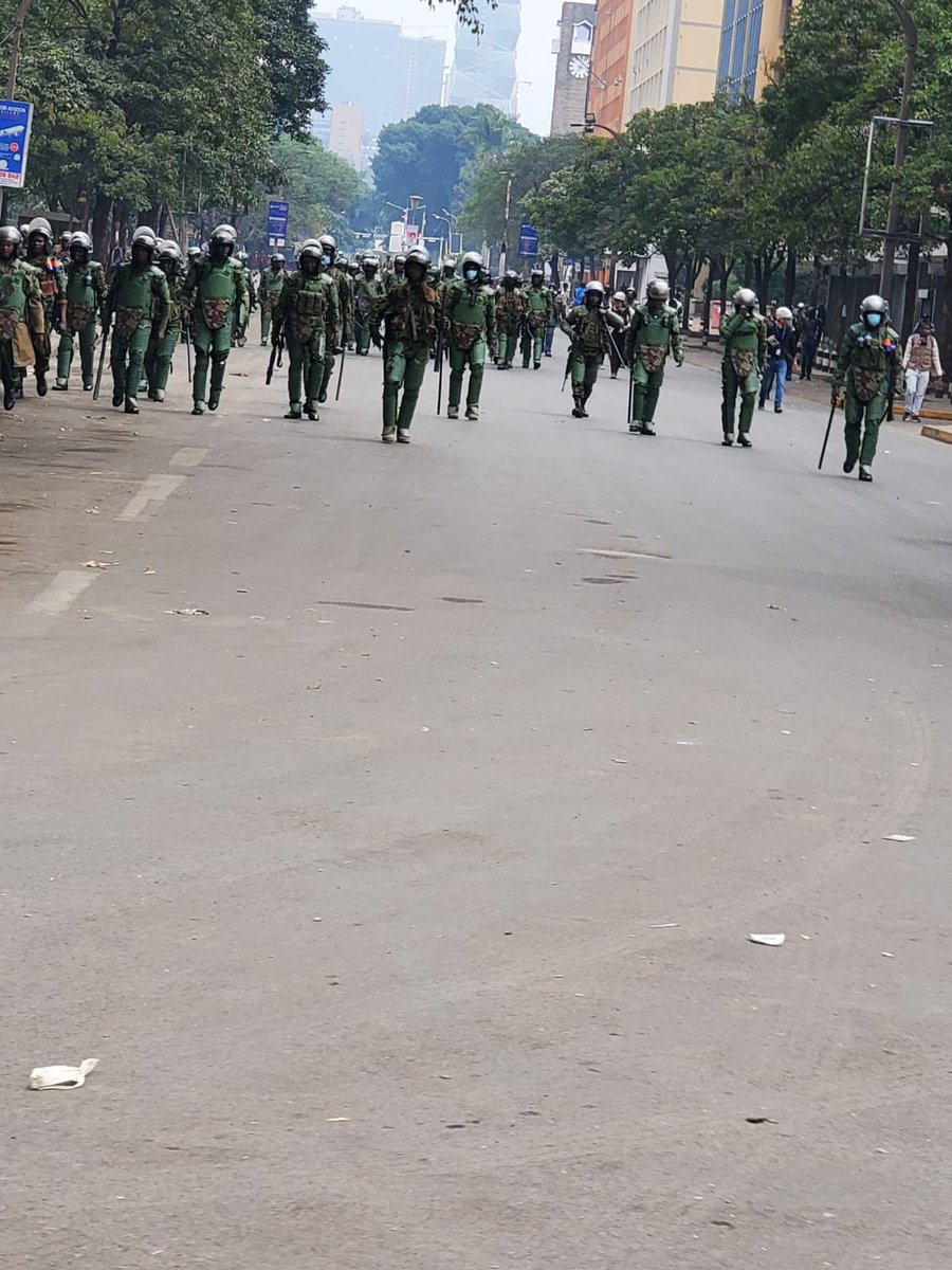 omwambaKE's tweet photo. Hii ni Kikosi gani hapa Kencom, Nairobi? https://t.co/11GjcdWhUP