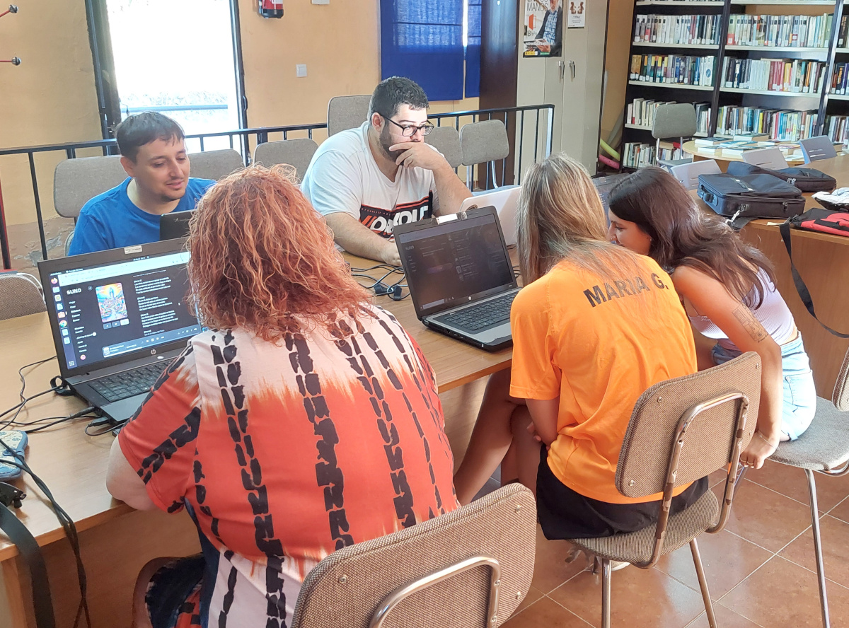 EsDigitalex's tweet photo. 🔵Jóvenes de Aldea del Cano descubren las posibilidades que ofrece la #InteligenciaArtificial en industrias como la #educación o el #BigData

🎶Con su participación en #OlaCreativa, suman una nueva canción a la #playlist #AchoQuéTemazo 

‍🗨️Te lo contamos: https://t.co/NKT5sEAbiG https://t.co/HpR5gySJFD