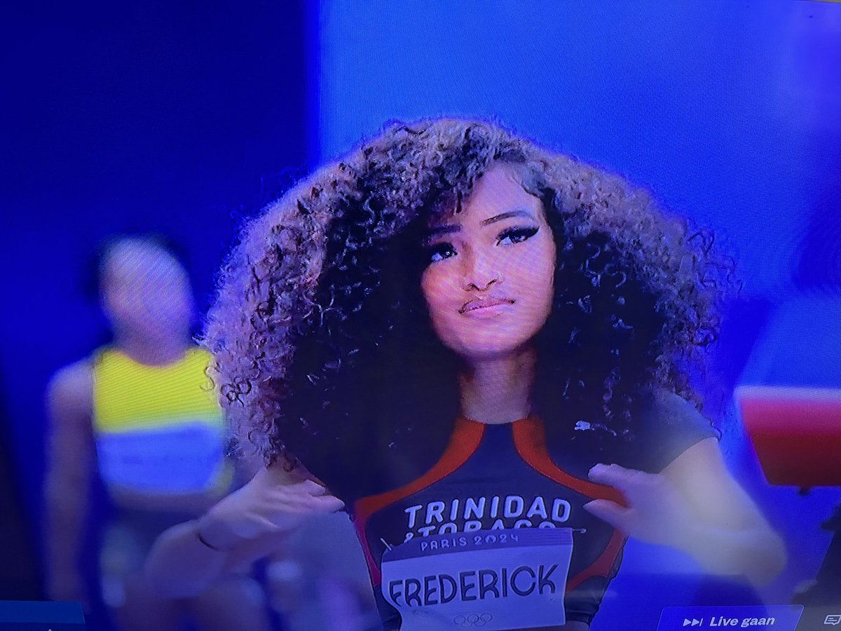 CryptoCronkite's tweet image. Trinidad and Tobago ran the 4x100 relay with twin sisters Sanaa and Sole Frederick

they look like shampoo models but doesnt hair like this genuinely cost you a few hundredths twice lol