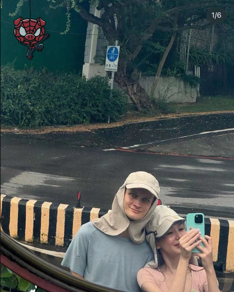 Who knew smart contracts could lead to smart dates? 🤣
*welcome to Taiwan btw <a href="/VitalikButerin/">vitalik.eth</a>
