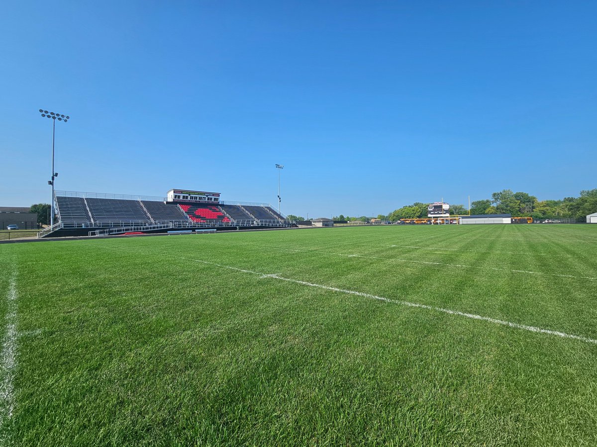 fieldsourceohio's tweet photo. Tiger Field in @CirclevilleCity  looking and playing great as a scrimmages begin.

This has been the toughest summer since the field was renovated in 2021 as Pickaway County has been in a severe drought. Chad Crites and the Maintenance staff have done a wonderful job managing the field through it all.

We are grateful for the District's continued partnership and commitment to safe and high quality athletic fields for all @Athletics_CV student-athletes.

Excited to see @CirclevilleFB, @CvilleMenSoccer, and @VilleLadySoccer back in action.

Go Tigers! 🐅 

#PrepareToPlay