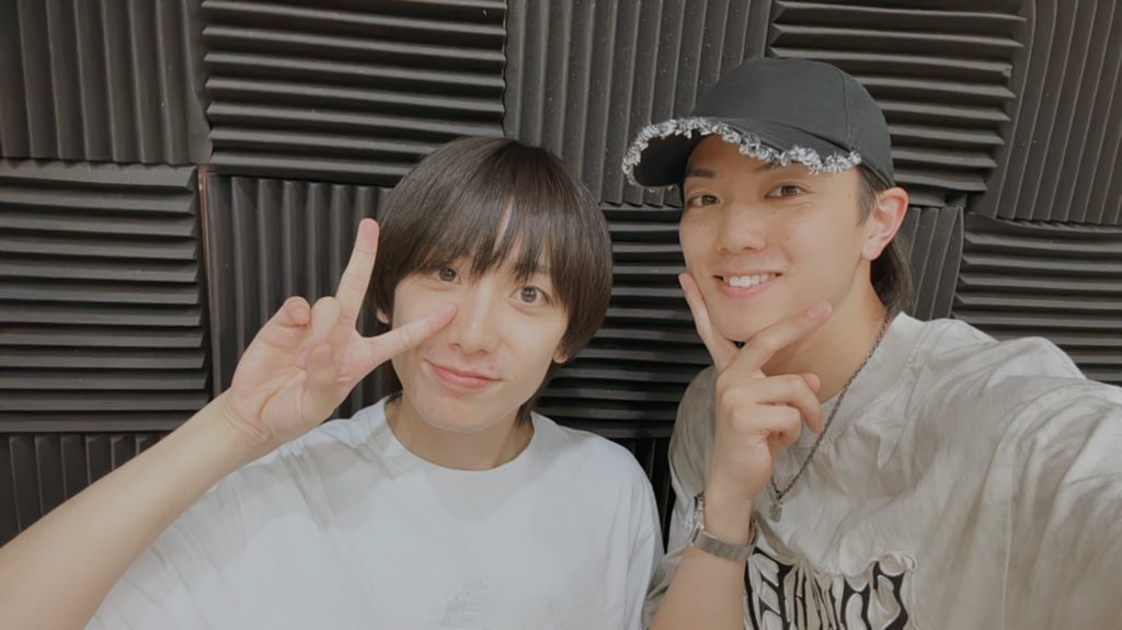 ichigo_shiota's tweet photo. 稽古でした‼️
昨日えいととも写真撮りました📸

同い年なんです✌️
沢山話に行こっと🎶

明日も1日元気に顔晴るぞ〜☀️🌸

#黒執事
#生執事 https://t.co/vHoT88QdTh
