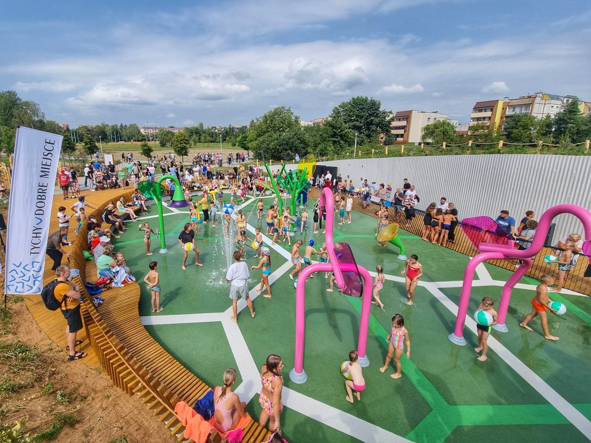 Wodny plac zabaw w parku Jaworek otwarty! #Tychy #parkJaworek #wodnyplaczabaw umtychy.pl/artykul/9196/w…