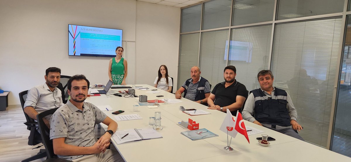 YasemenCaliskan's tweet photo. Meksis Mekanik Sistemlerin değerli ekip üyeleriyle "Takım Çalışmasında Performansı Arttırma Teknikleri" Uygulamalı Atölye Çalışmamız 2.grup ile tamamlandı.

🎯 Katılımcılarımıza performansları nedeniyle teşekkür eder, başarılar dileriz.

#uygulamalıatölye #kurumsalgelisim https://t.co/b807GLvf4l