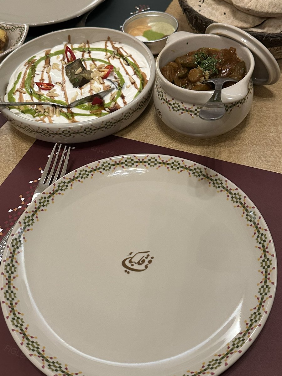 مطعم عائلي جميل جلسات متنوعه وواسعه ومنيو بأصناف متعدده😍
اكل سعودي لذيذ ونكهات مميزة✨