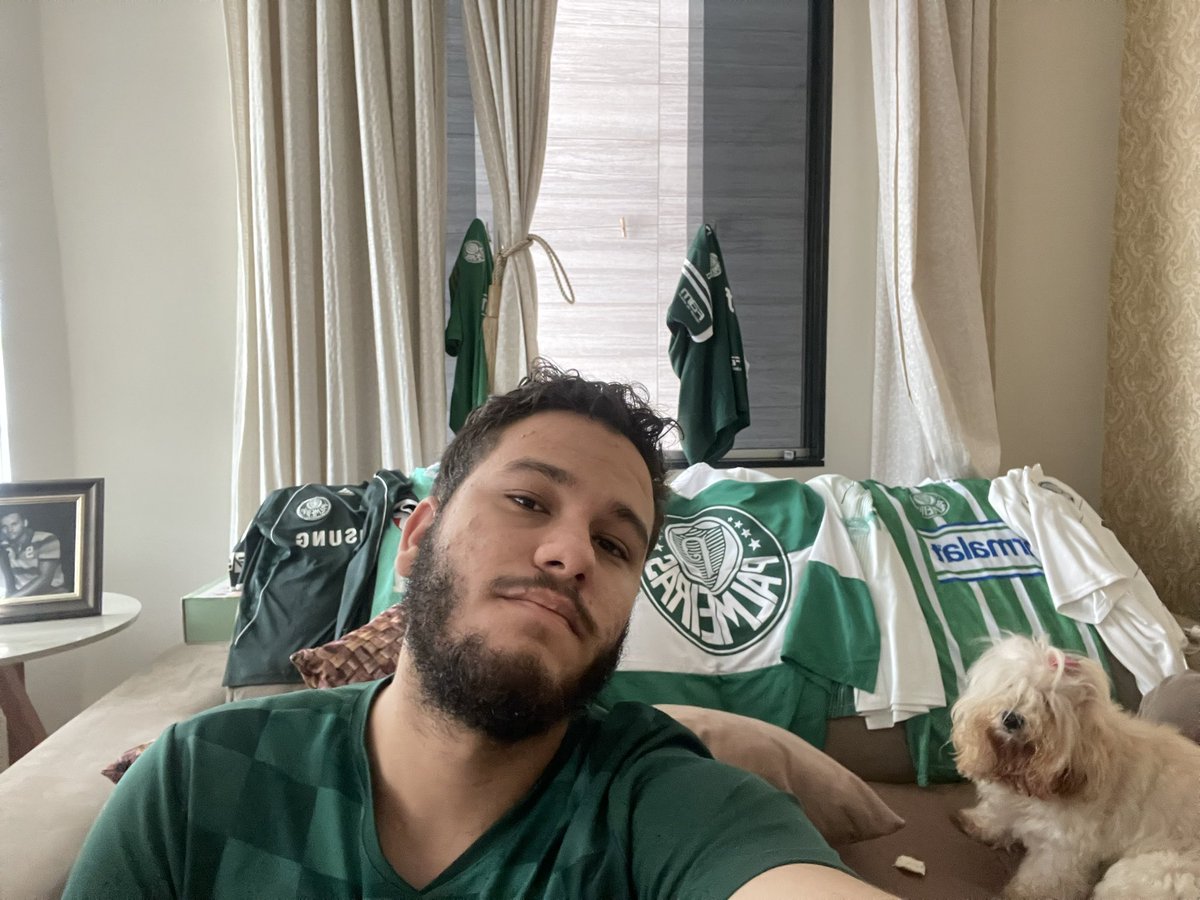 ParmeraCom's tweet photo. Não dormi bem, não venho dormindo bem faz tempo, é impressionante o que o Palmeiras faz com a gente. 

É como se um parente tivesse morrido, na verdade, é pior do que isso. https://t.co/98vscPLWm1