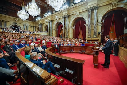 PSCMaresme's tweet photo. El candidat a President de la Generalitat @salvadorilla ha marcat les prioritats i reptes de Catalunya que caldrà abordar el nou govern i ha parlat de l'entesa i diàleg amb les forces polítiques amb qui ha pactat l'investidura, al Ple del @Parlamentcat 

#PresidentIlla https://t.co/PIiDFR4CZe