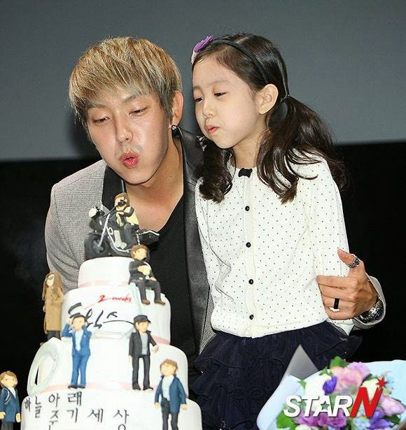 PortalJoonGiBR's tweet image. 📸| Momento estamos todos velhos (menos o JG): Lee Chae-mi fez 18 anos em junho.

#LeeJoonGi #이준기 #TwoWeeks